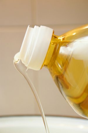 Cum se elimină vopseaua din plastic - cu ulei vegetal