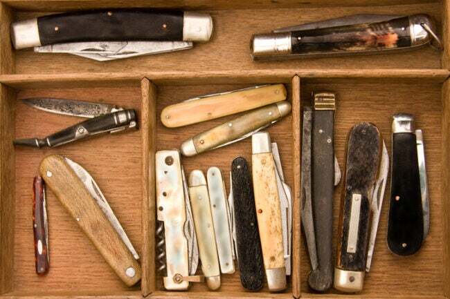 малий-бізнес-для-подарунків-колекція-старих-кишенькових-ножів