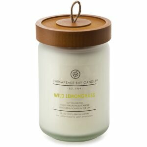 Geriausias namų aromato variantas: „Chesapeake Bay“ žvakių kvapo žvakė, laukinė citrinžolė