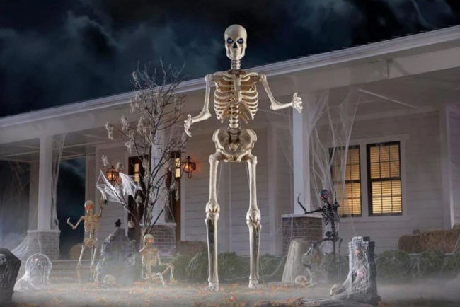 Opções Post 9/10 Opção: Home Accents 12 ft. Esqueleto de tamanho gigante