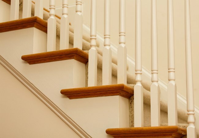כיצד להתקין שטיח על מדרגות - הוספת רץ לשטיחים