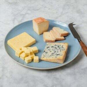 საუკეთესო საკვები საჩუქრების ვარიანტი: Cheesemonger's Picks Cheese of the month Club