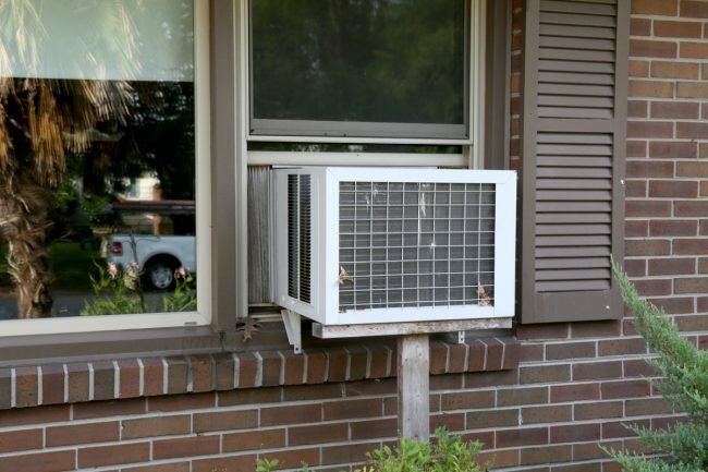 エアコンの種類：窓ユニット