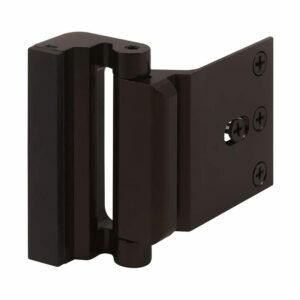 Лучшие варианты дверных защитных планок: Дверное усиление Defender Security Bronze U 11126