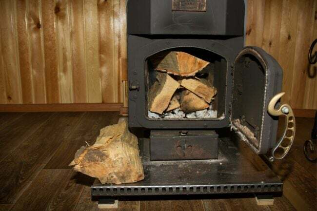 Разходи за монтаж на печка на дърва