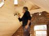 Een houten plafond installeren