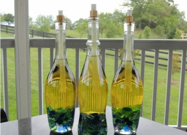 Смолоскипи для пляшок вина