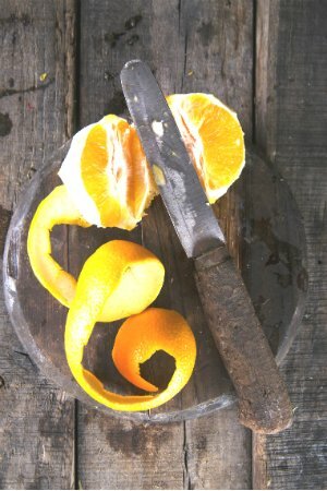 Domače kurjenje - olupljena pomaranča