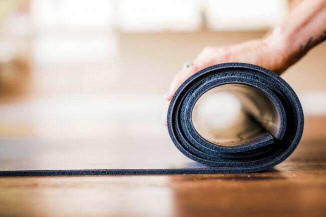  hvordan rengjøre en yogamatte 