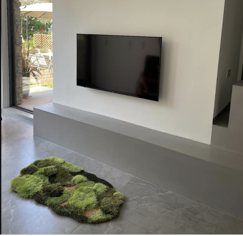 Patchworkový mechový koberec v obývacím pokoji