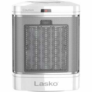O aquecedor de banheiro Lasko 1500W em um fundo branco.