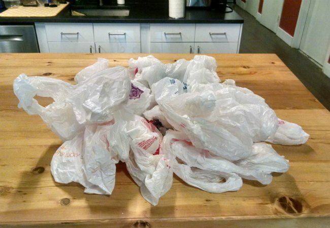 Como armazenar sacolas plásticas - bagunça