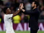 Alvaro Arbeloa Buka Suara atas Vinicius Cemoohan di Santiago Bernabeu