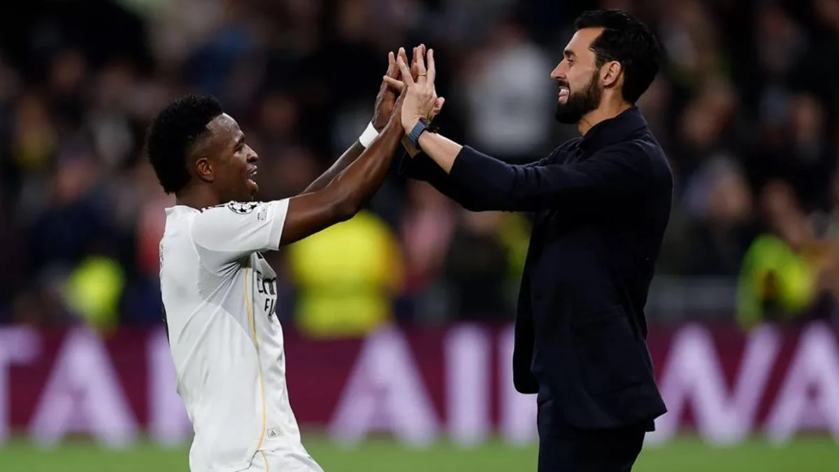 Alvaro Arbeloa Buka Suara atas Vinicius Cemoohan di Santiago Bernabeu