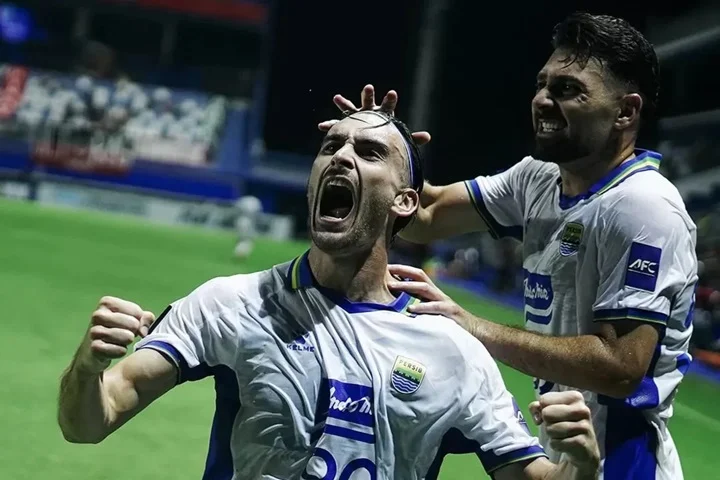 Andrew Patrick Jung Siap Pimpin Persib Bandung Menghadapi Dewa United di Banten International Stadium