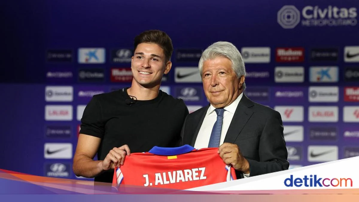 Barcelona Siapkan Tiga Pilihan Strategis untuk Turunkan Harga Julian Alvarez di Musim Panas