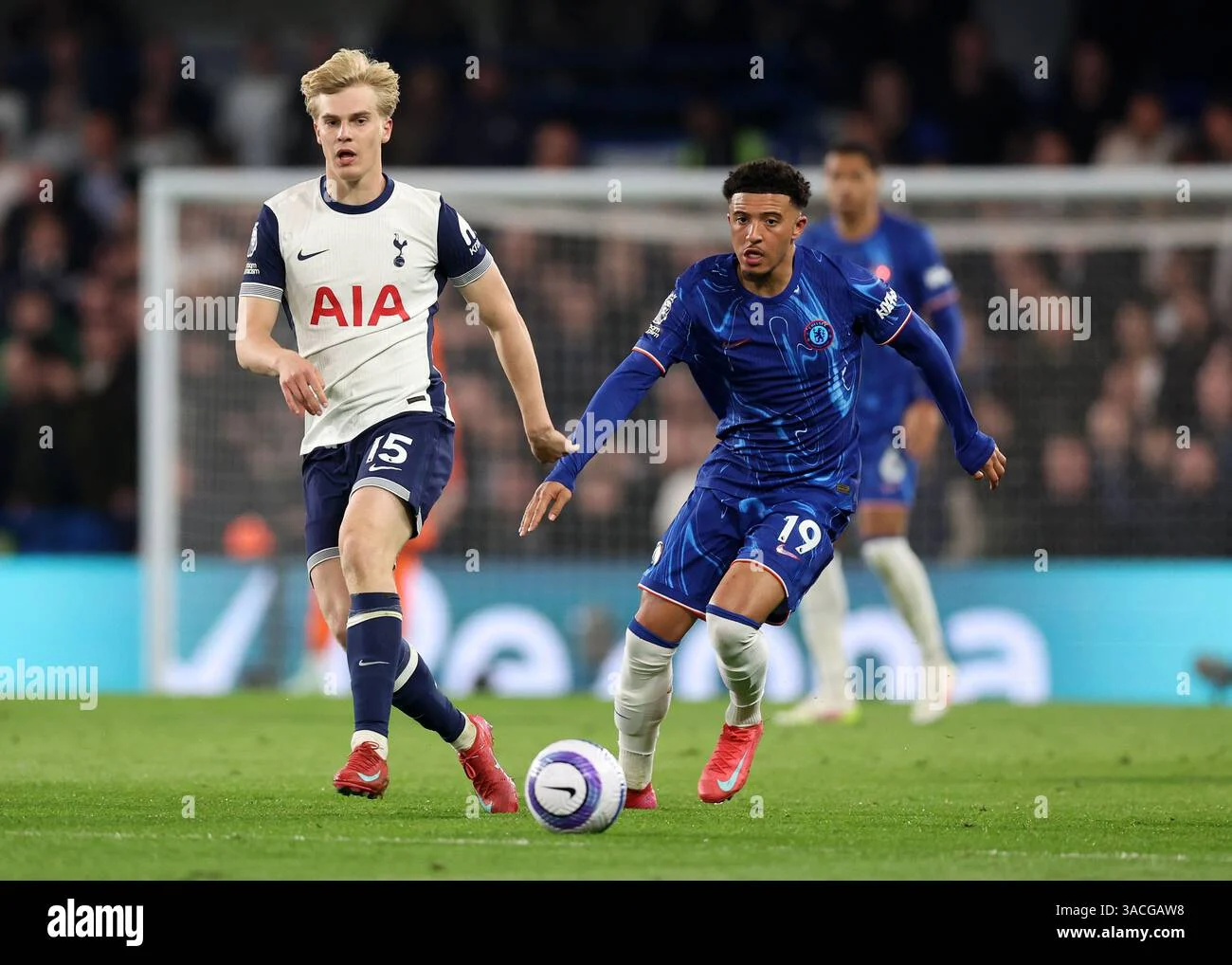 Chelsea Targetkan Lucas Bergvall untuk Perkuat Lini Tengah yang Belum Stabil