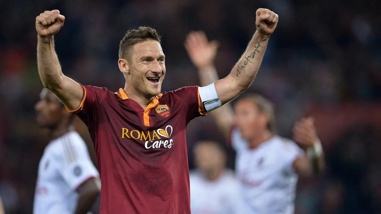 Francesco Totti Kembali ke Roma? Rumor Mengguncang Manajemen Klub