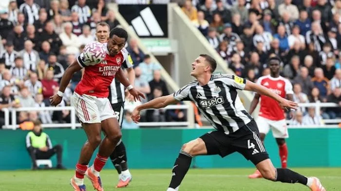 Gary Neville Kritik Keras Zubimendi Usai Arsenal Menang atas Newcastle: Analisis Performa Gelandang