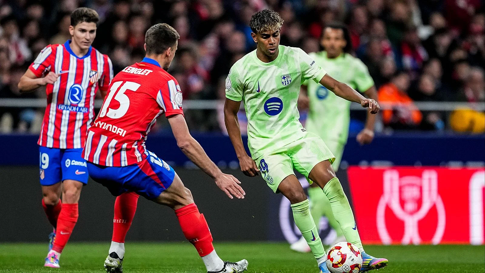 Kontroversi Wasit, Protes Barcelona Ditolak UEFA, dan Ketegangan Menjelang Leg Kedua Atlético vs Barça Kontroversi Wasit, Protes Barcelona Ditolak UEFA, dan Ketegangan Menjelang Leg Kedua Atlético vs Barça