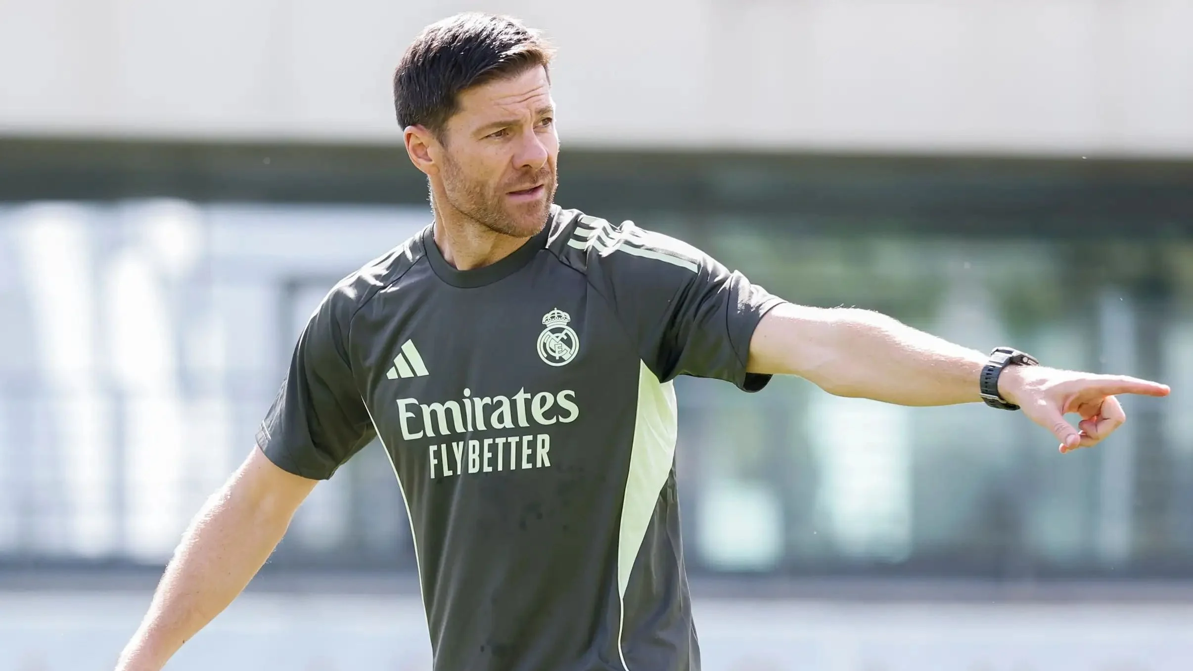 Luis Figo Soroti Keterbatasan Waktu Xabi Alonso Real Madrid: Apa Maknanya bagi Klub?