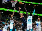 Magic Hornets Terkalahkan Besar 121-90, Magic Siap Tantang Pistons di Playoff
