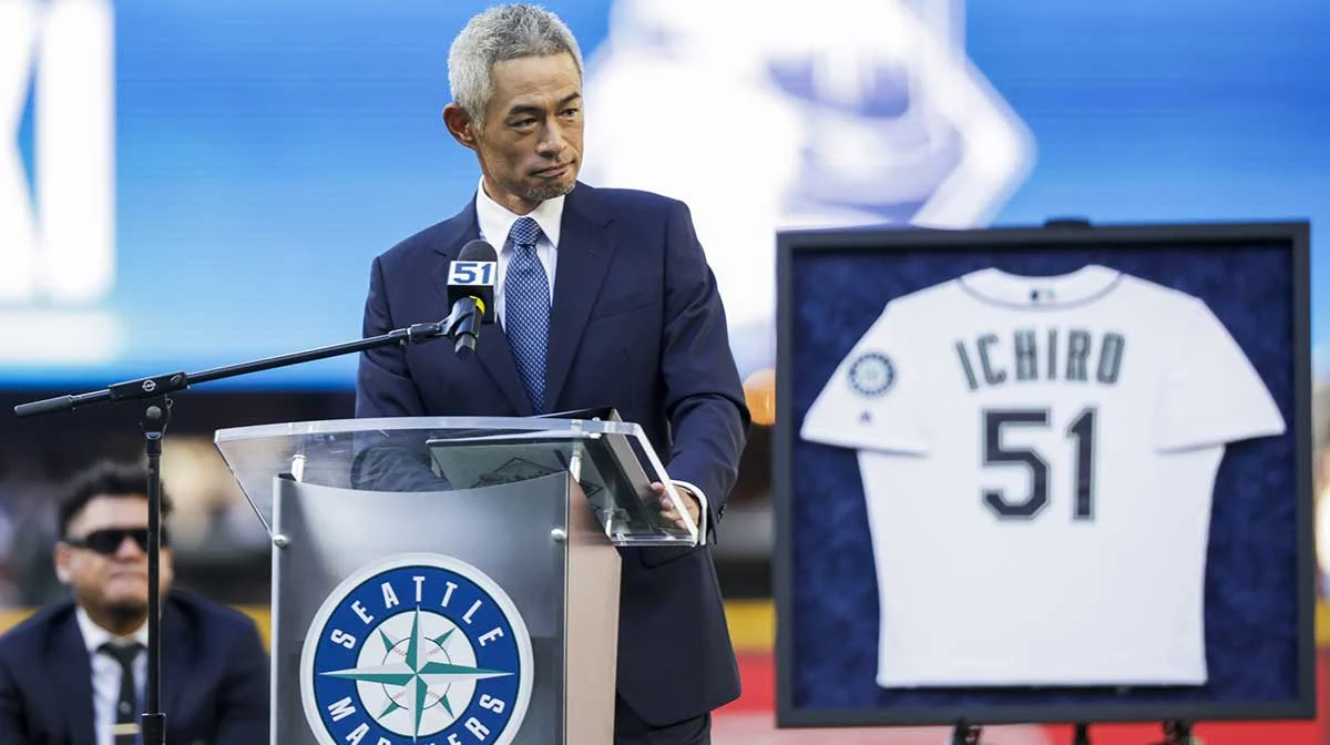Mariners Hadirkan Patung Ikonik Ichiro Suzuki di T-Mobile Park, Penghormatan bagi Legenda Jepang