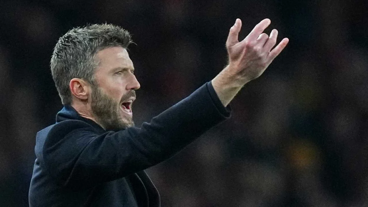 Michael Carrick Tegaskan Tidak ‘Mengejar’ Jawaban Tentang Masa Depannya di Manchester United
