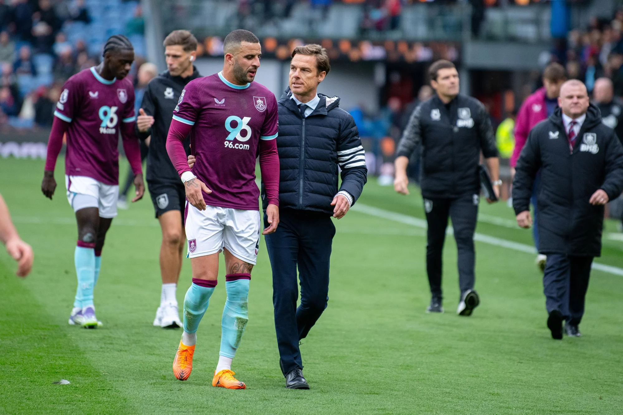 Scott Parker Akui Burnley Gagal Saingi Leeds dan Sunderland, Ambang Degradasi Semakin Dekat