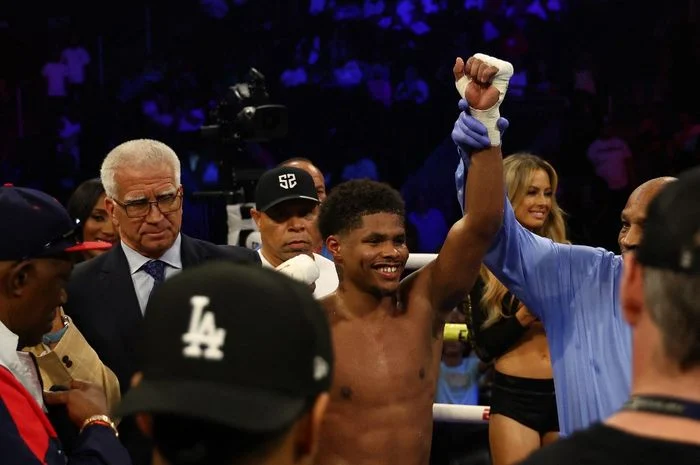 Shakur Stevenson Kembali Pertimbangkan Kelas Ringan setelah Gagal Dapat Lawan, Apa Dampaknya bagi Karier Tinju?