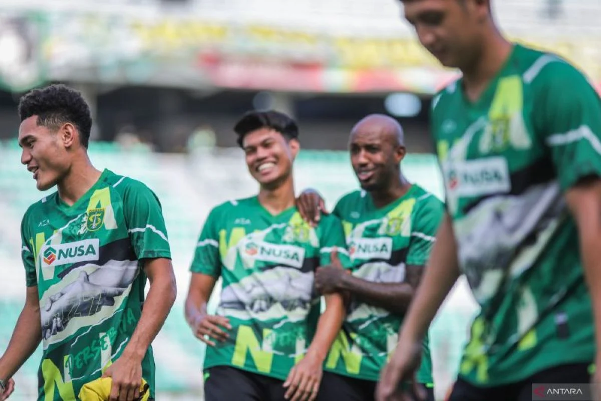 Tavares Puji Perkembangan Pesat Mikael Tata di Lapangan: Persebaya Hancurkan Arema 4-0