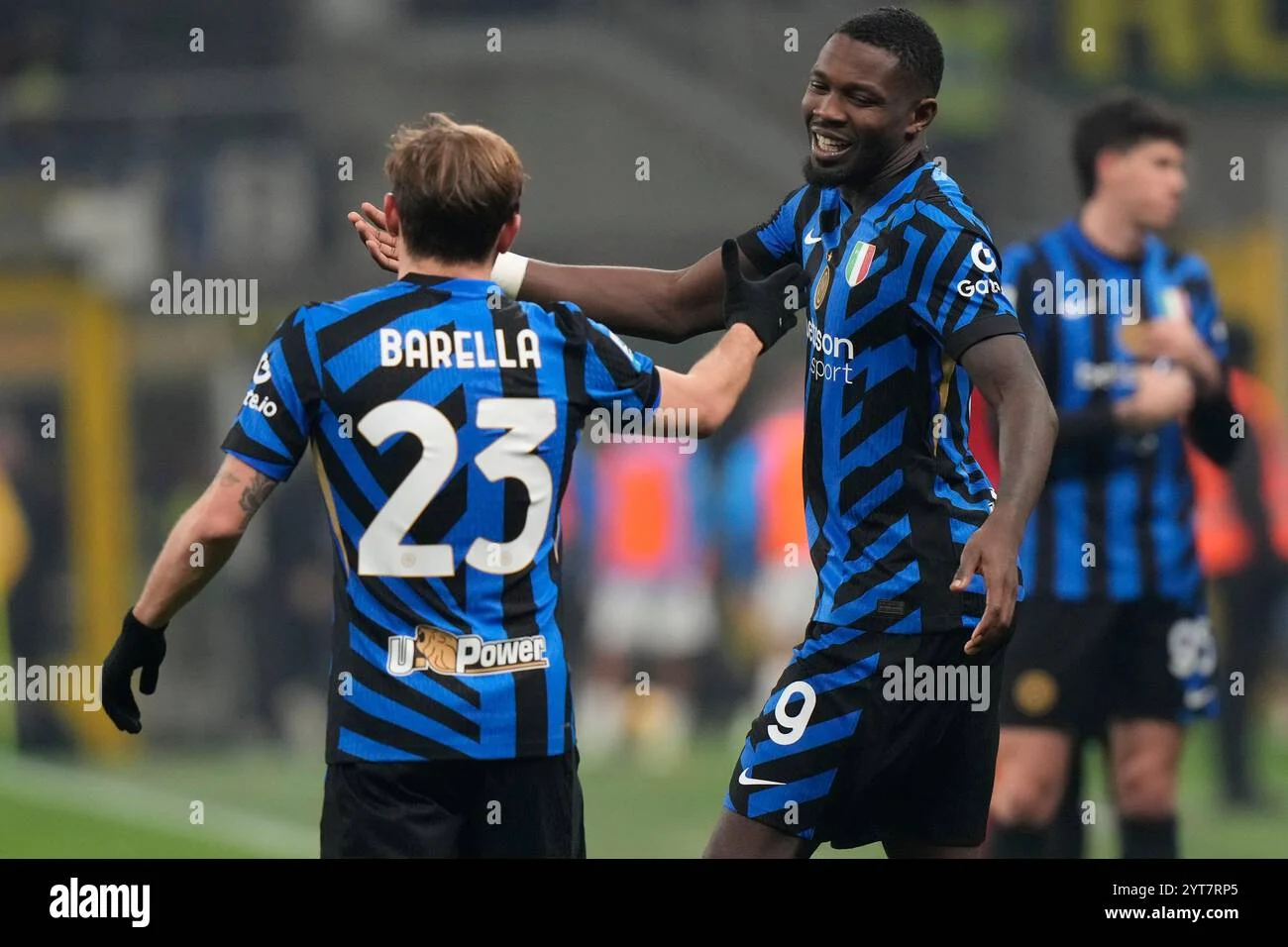 Thuram Barella Bikin Barella Tersenyum Usai Gol Indah Inter di San Siro