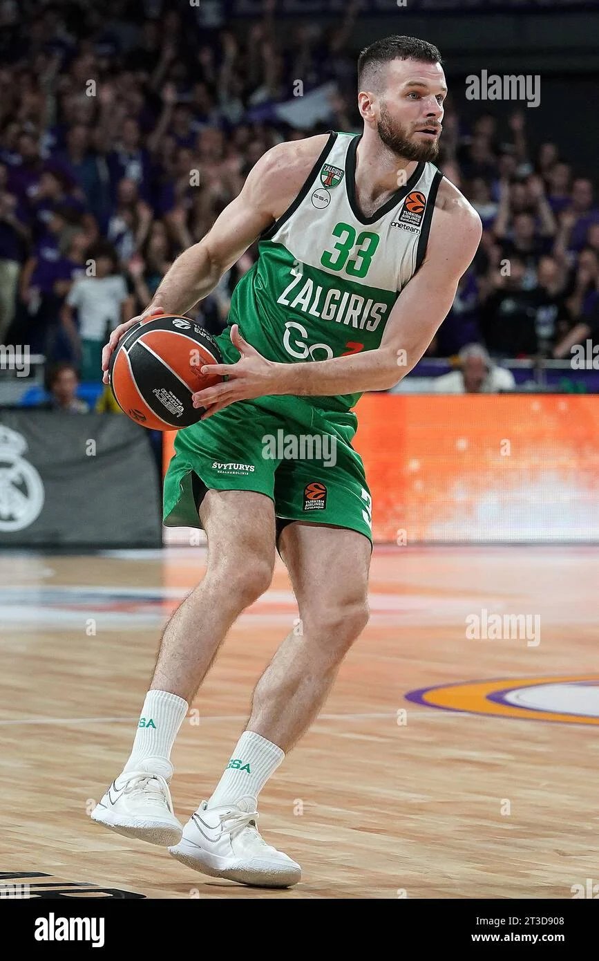 Tomas Masiulis Rayakan Penutupan Musim Reguler Zalgiris Kaunas dengan Kemenangan Manis atas Paris Basketball 85-79