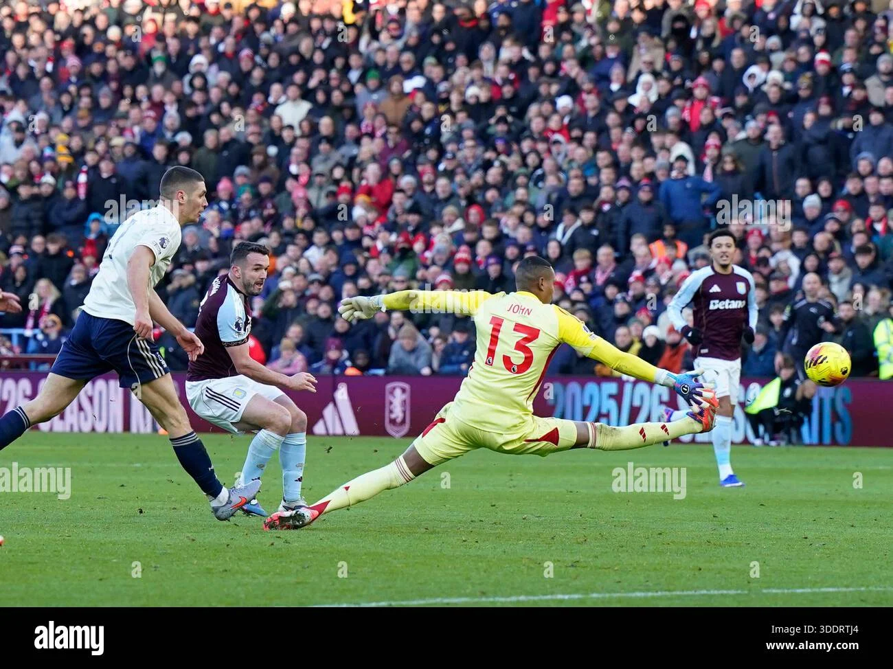 Drama Handball VAR: Chris Wood Bawa Nottingham Forest Kalahkan Aston Villa 1-0