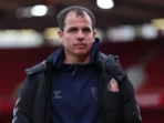 Regis Le Bris Tekan Sunderland Waspada Ancaman Wolves di Laga Penentu