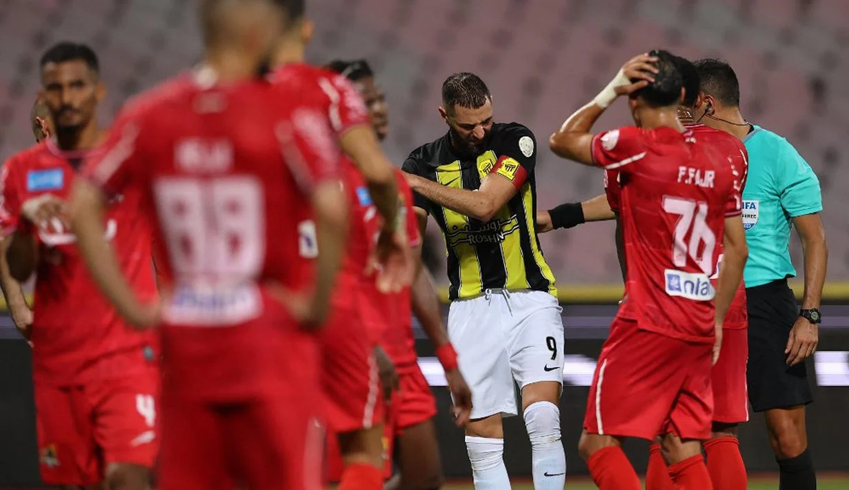 Al-Ittihad Menghadapi Musim yang Menantang, Tidak Cukup di Lapangan Belakang Al-Ittihad Menghadapi Musim yang Menantang, Tidak Cukup di Lapangan Belakang