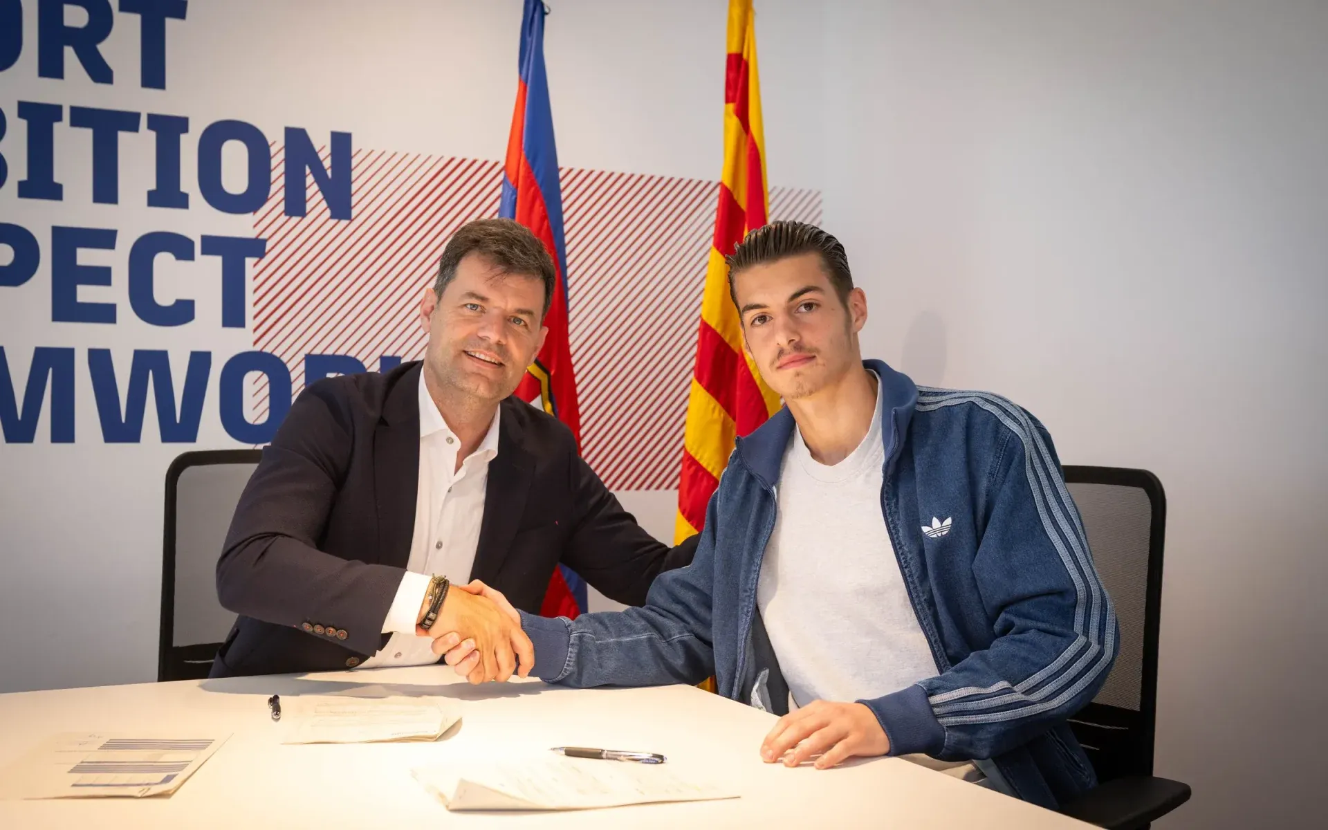 Aron Yaakobishvili Siap Tinggalkan Barcelona untuk Mencari Waktu Bermain yang Lebih Banyak Aron Yaakobishvili Siap Tinggalkan Barcelona untuk Mencari Waktu Bermain yang Lebih Banyak