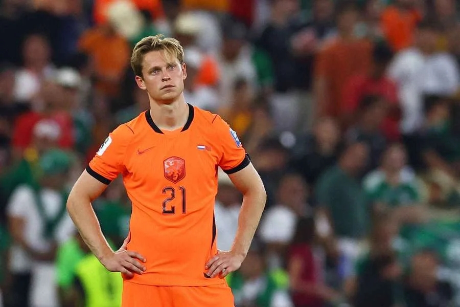 Barcelona Tidak Ambil Langkah untuk Menggantikan Frenkie de Jong Barcelona Tidak Ambil Langkah untuk Menggantikan Frenkie de Jong