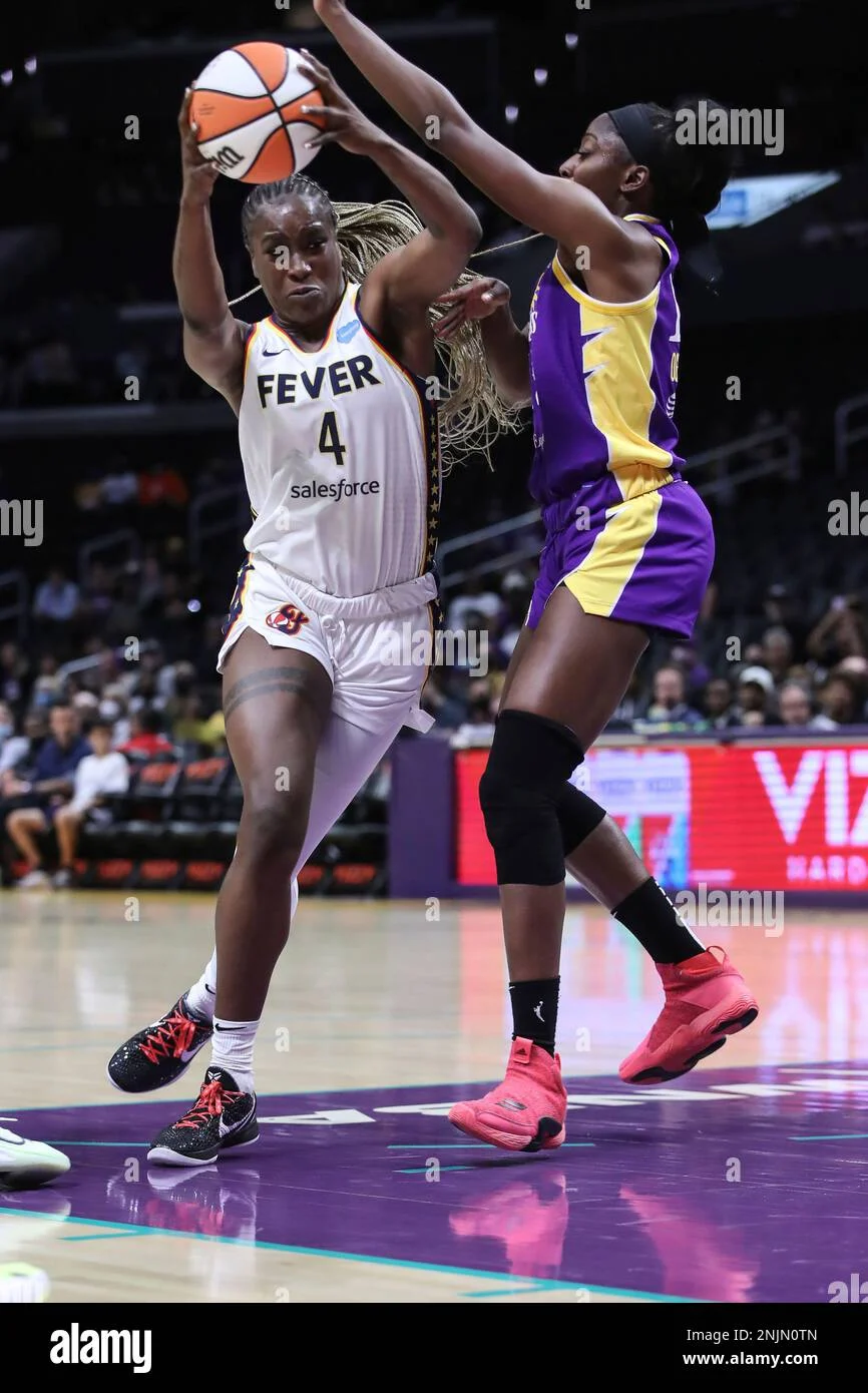 Chiney Ogwumike: Indiana Fever Tim Berbahaya di Musim Ini Chiney Ogwumike: Indiana Fever Tim Berbahaya di Musim Ini