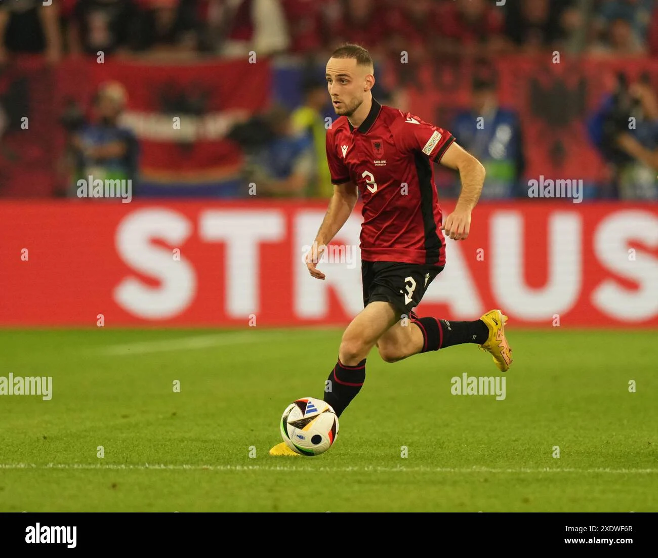 Genoa Perkuat Pertahanan dengan Bek Kiri Albania Mario Mitaj Genoa Perkuat Pertahanan dengan Bek Kiri Albania Mario Mitaj